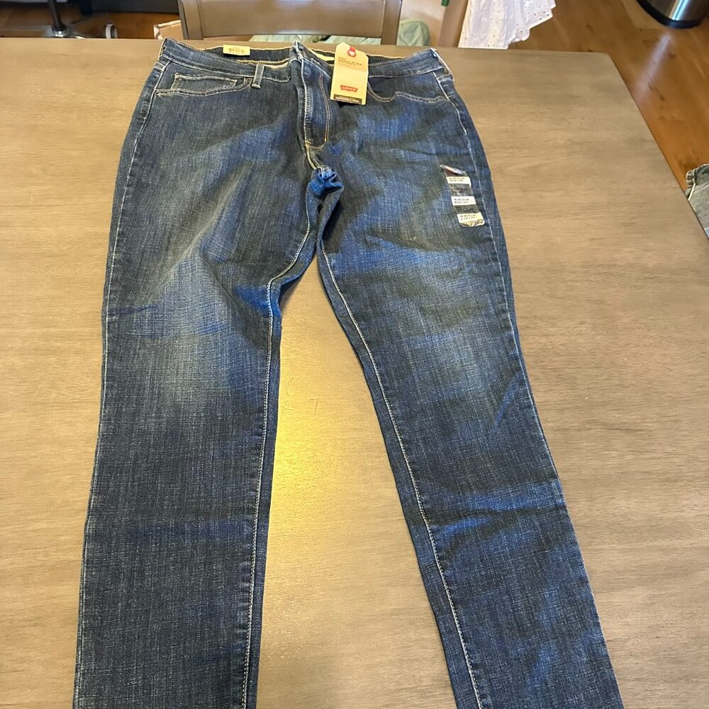 Levis 721 High Rise Skinny Womens Size 18 Med/ W34 L30  Hypersoft Jeans